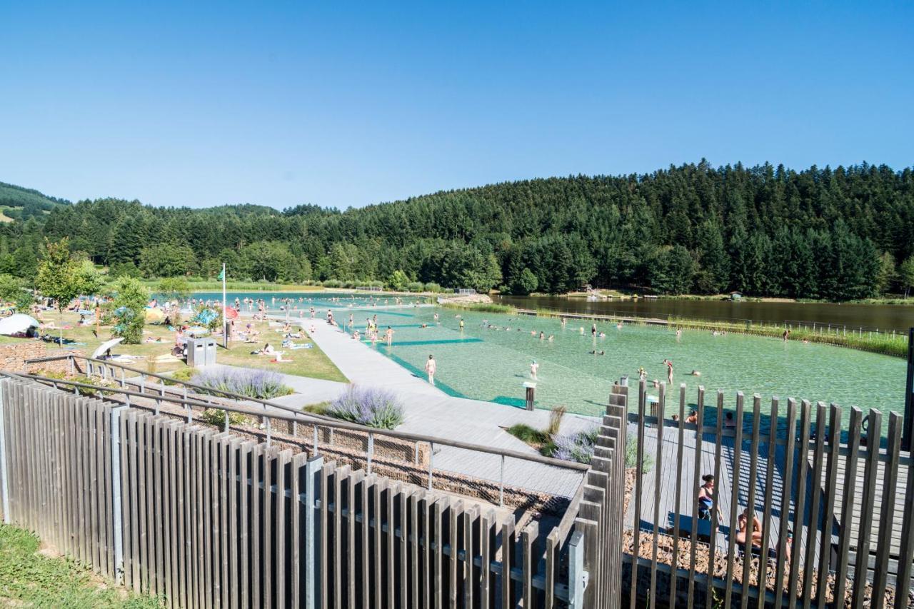 Camping Le Lac Des Sapins Cublize Exterior photo