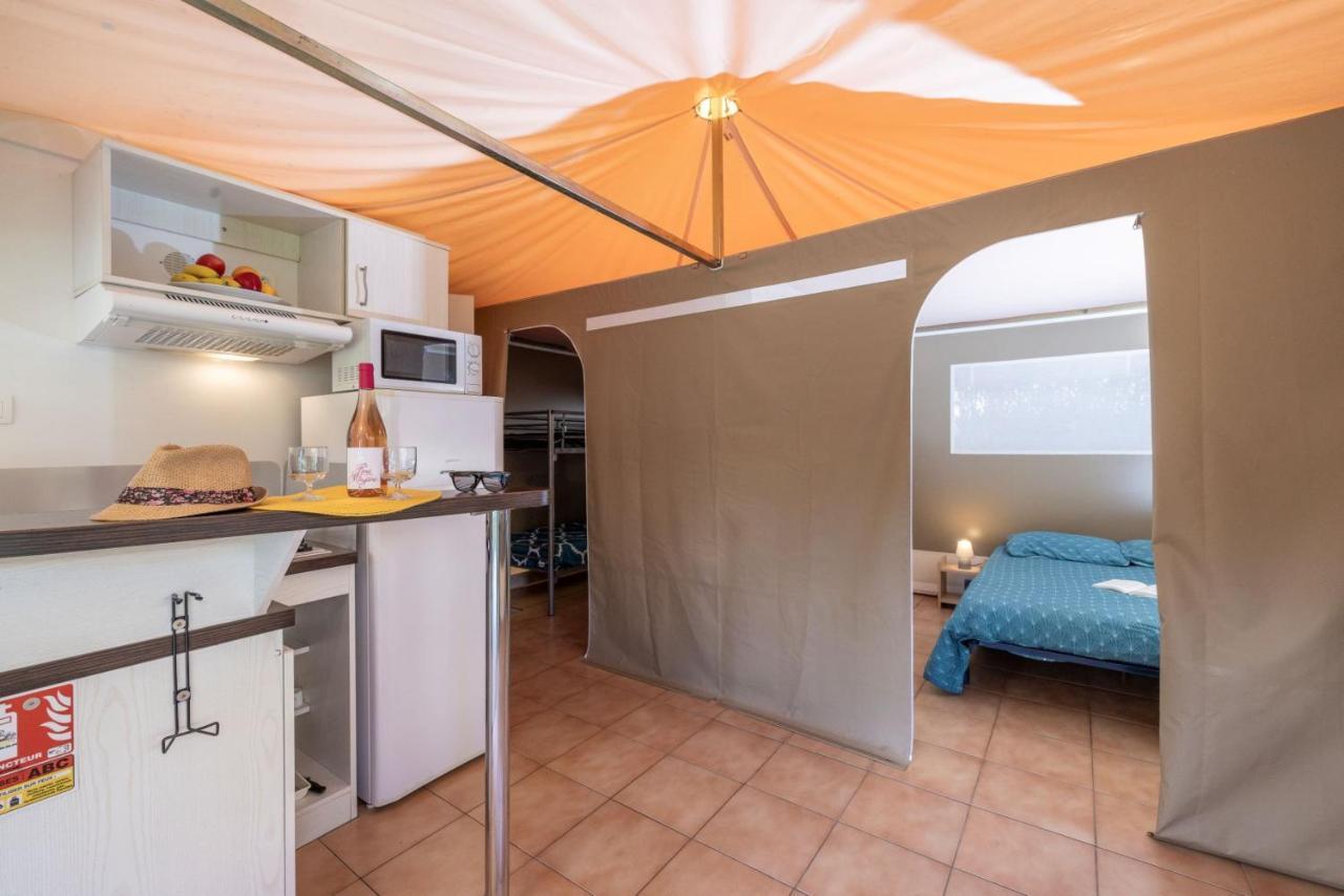 Camping Le Lac Des Sapins Cublize Exterior photo
