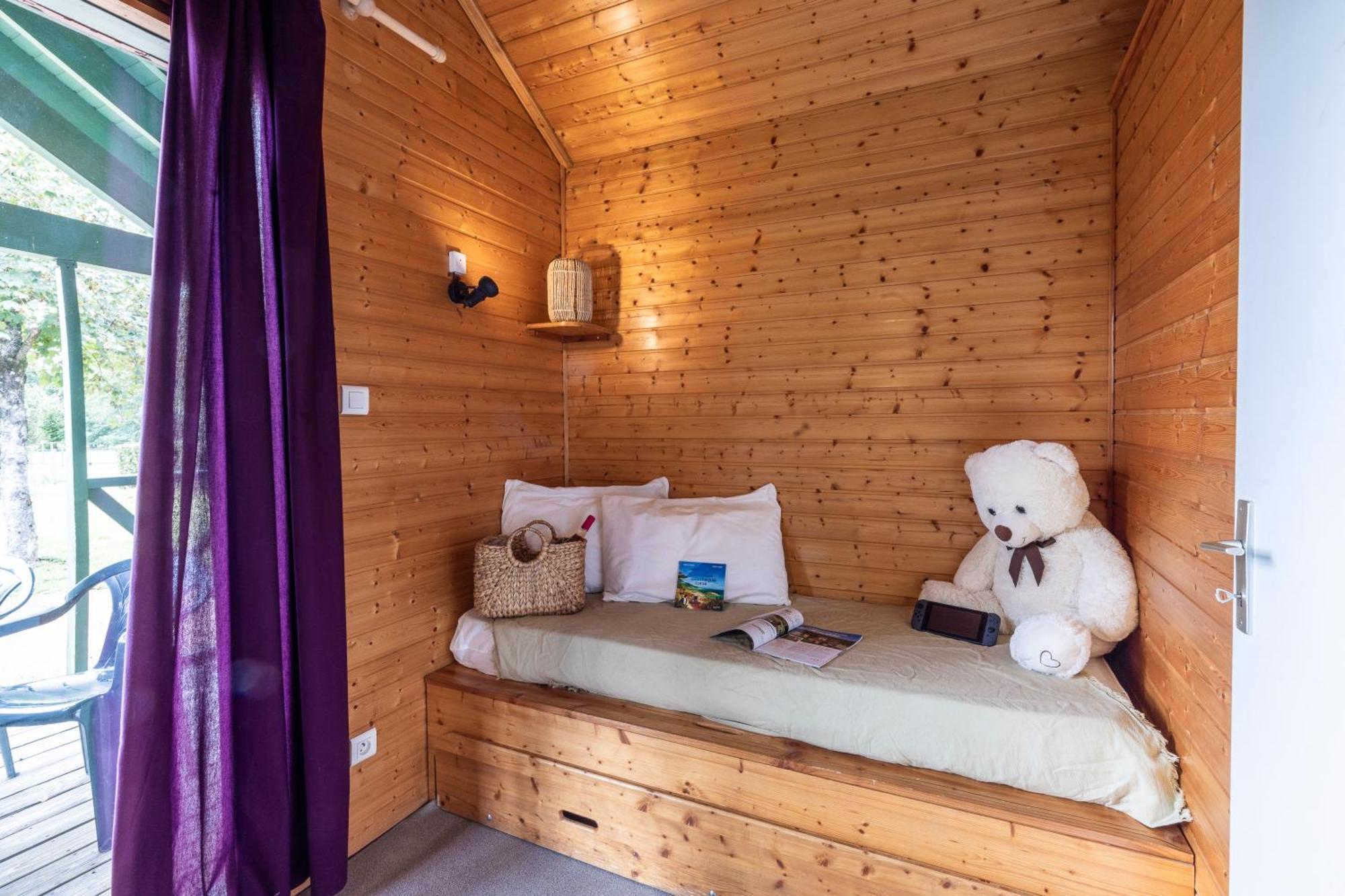 Camping Le Lac Des Sapins Cublize Exterior photo